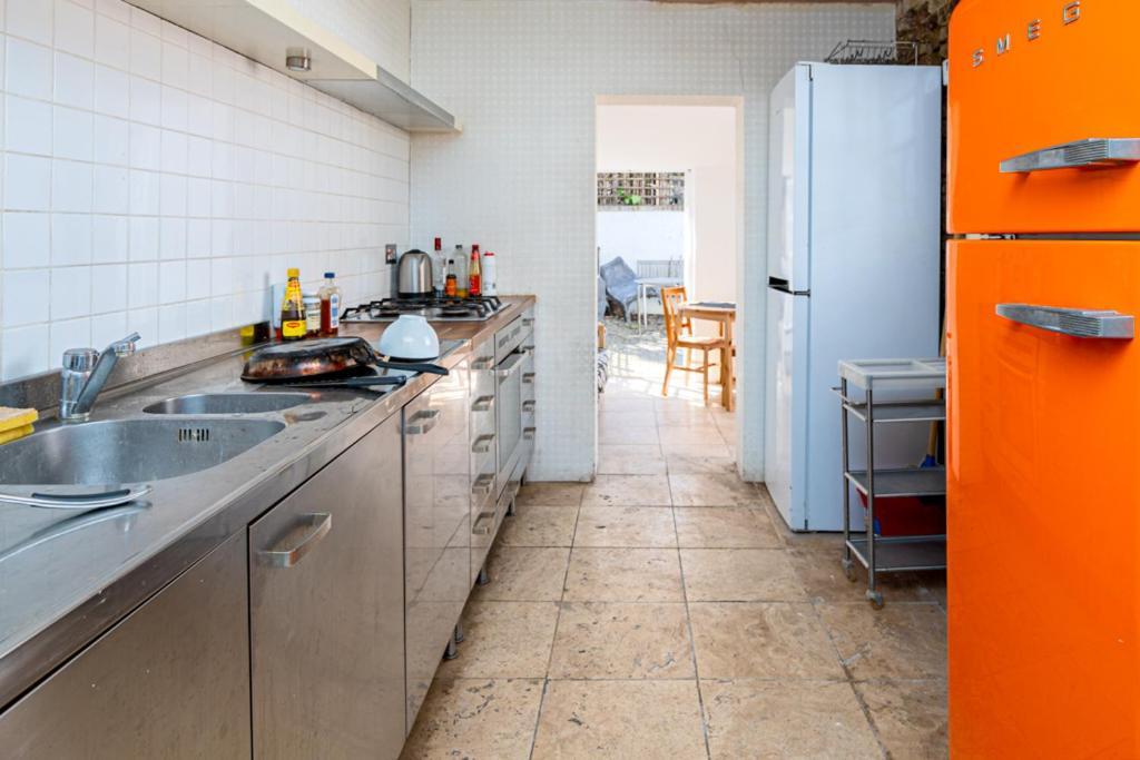 Cozy House With Character & Garden. Londres
