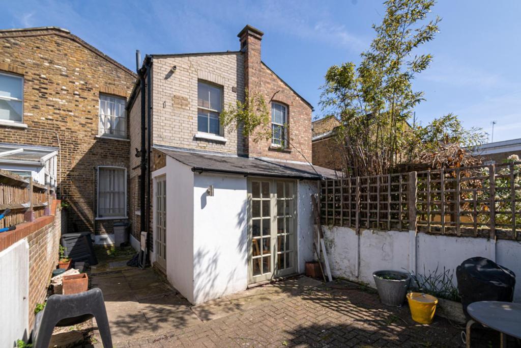 Casa de hóspedes Cozy House With Character & Garden. Londres